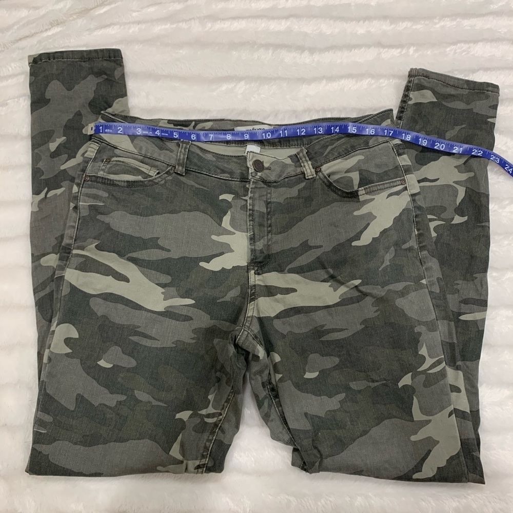 Cute comfy camo jeans